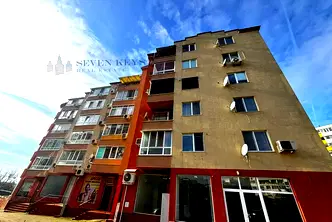 Магазин във Варна, Владислав Варненчик 2