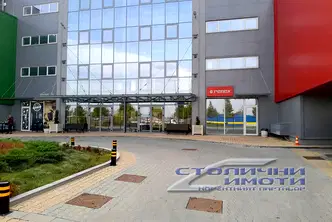Магазин в София, Враждебна