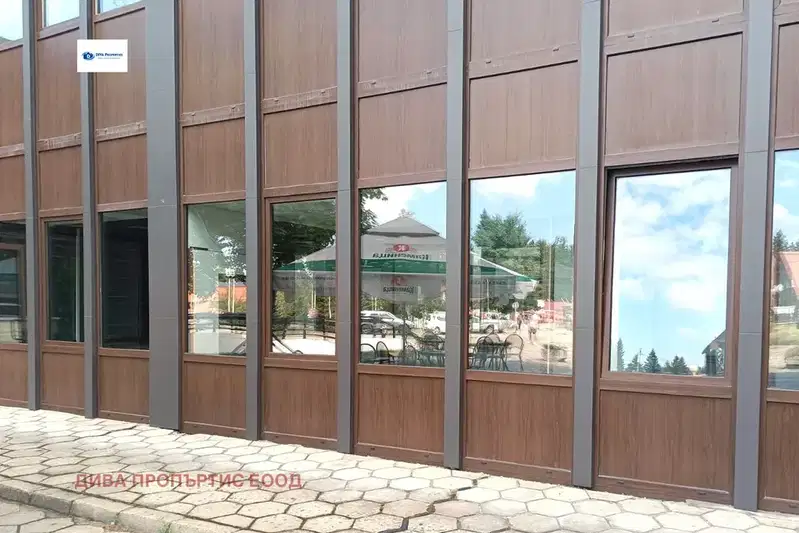 Shop in област София, Borovec