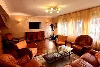 Многостаен апартамент в София, Белите брези