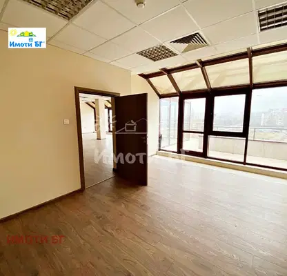 Photo 2 — Office in Студентски