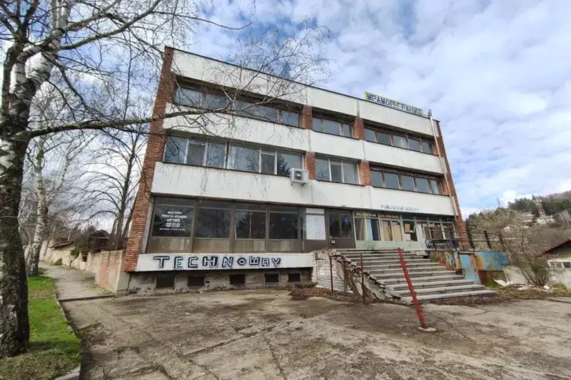 Офис в с. Владая