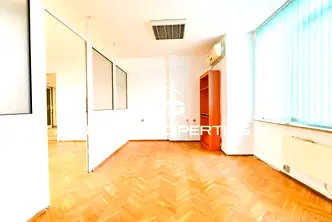 Офис в София, Банишора