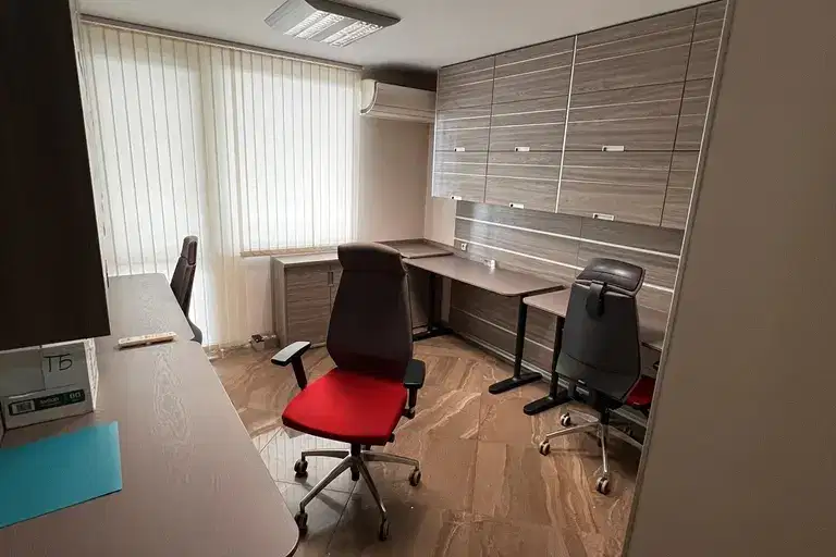 Office in Sofiya, Centyr