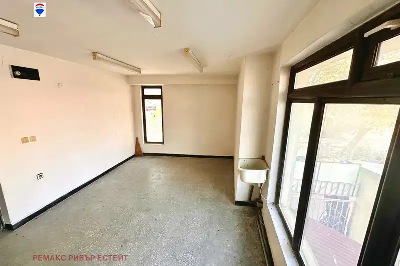 Office in Ruse, Centralen Koop. Pazar