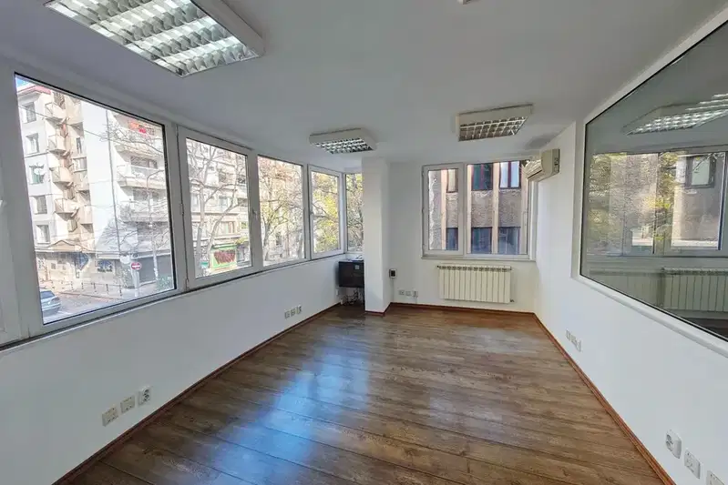 Office in Sofiya, Centyr
