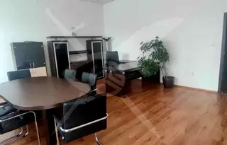 Офис във Варна, Център