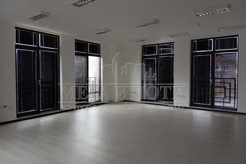 Office in Sliven, Centyr