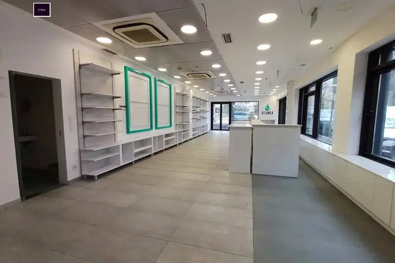 Офис във Варна, Център