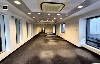 Офис във Варна, Център