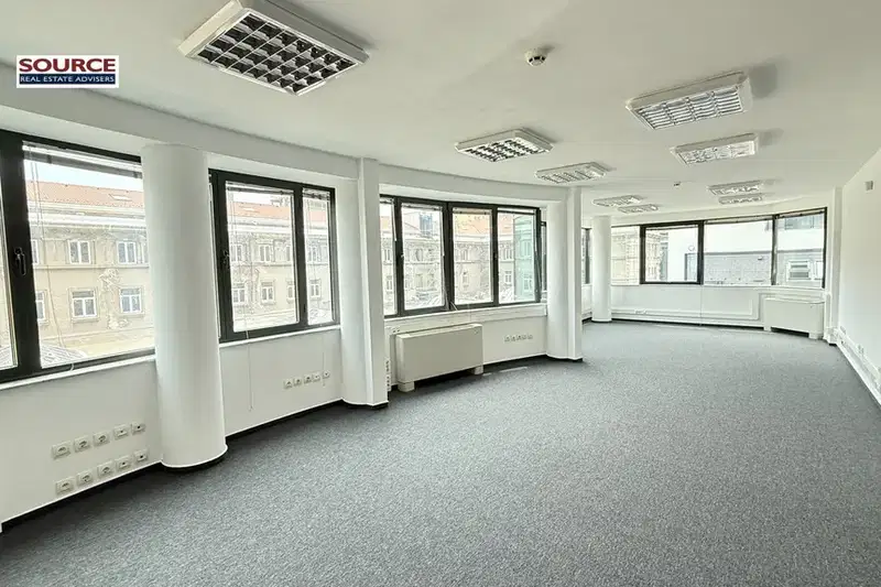 Office in Sofiya, Centyr