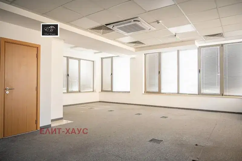Office in Sofiya, Centyr