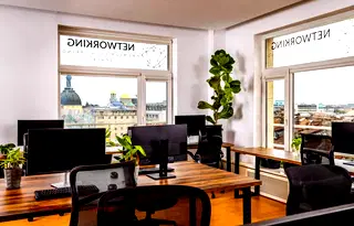 Офис в София, Център