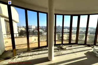 Офис в Русе, Център