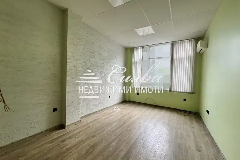 Офис в Шумен, Център