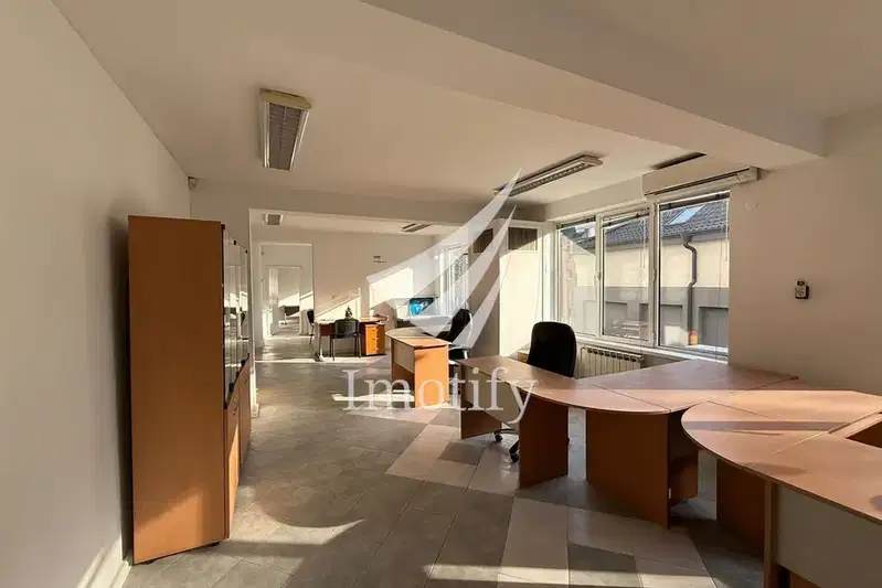 Office in Sofiya, Centyr