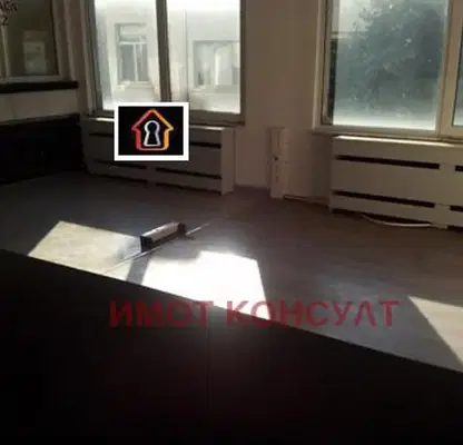 Photo 3 — Office in Vraca, Centyr