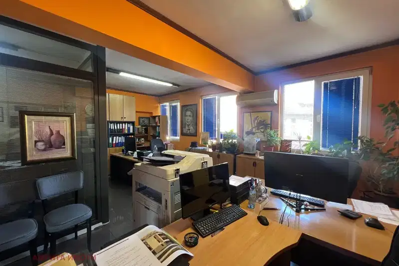 Office in Sofiya, Centyr