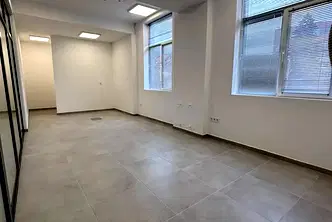 Офис в Перник, Център
