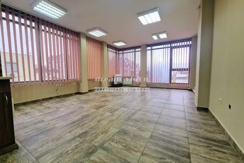 Office in Sofiya, Centyr