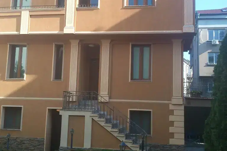 Office in Sofiya, Centyr