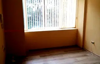 Офис във Варна, Център
