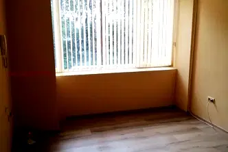 Офис във Варна, Център