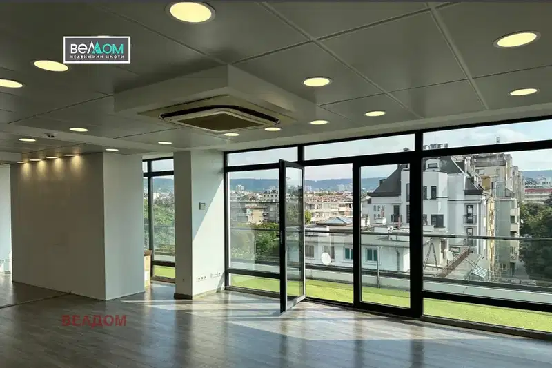 Office in Varna, Centyr