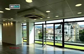 Офис във Варна, Център