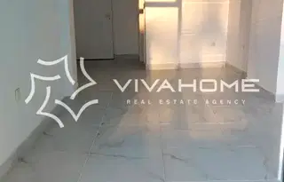 Офис във Варна, Център