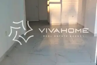 Офис във Варна, Център