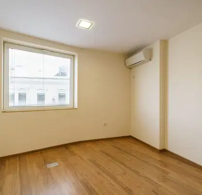 Photo 2 — Office in Ruse, Centyr