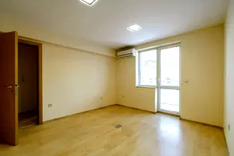 Офис в Русе, Център