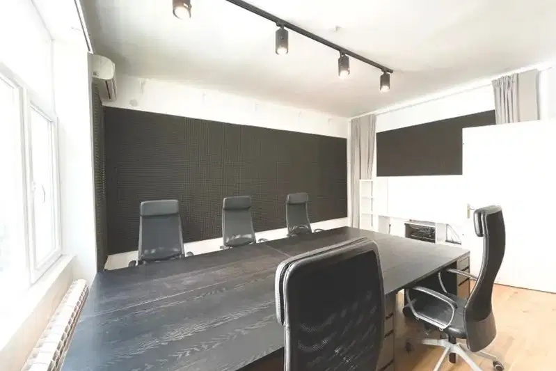 Office in Sofia, Centyr