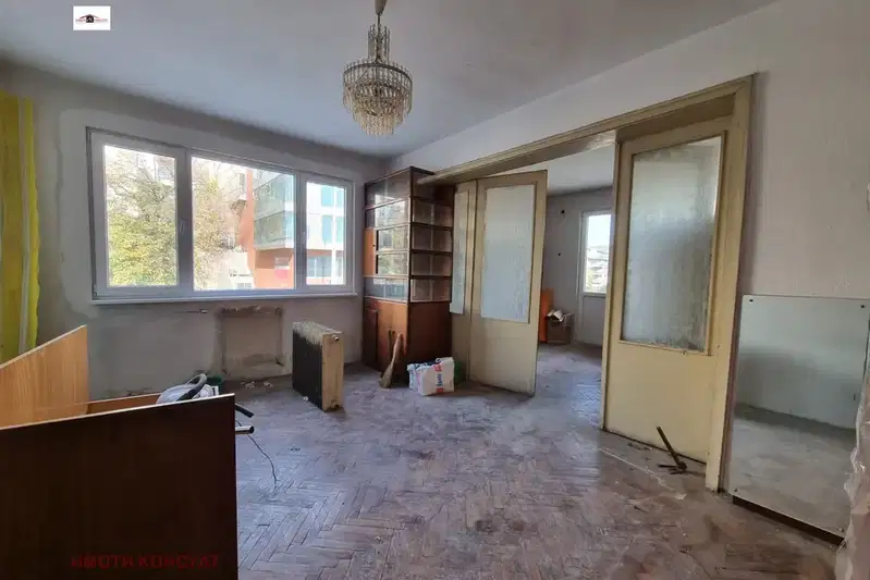Офис във Велико Търново, Център