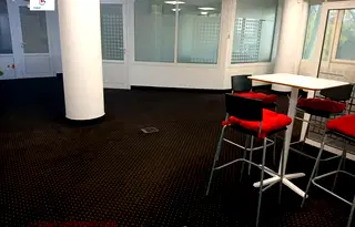 Офис в София, Център