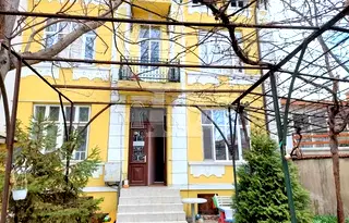 Офис във Варна, Център