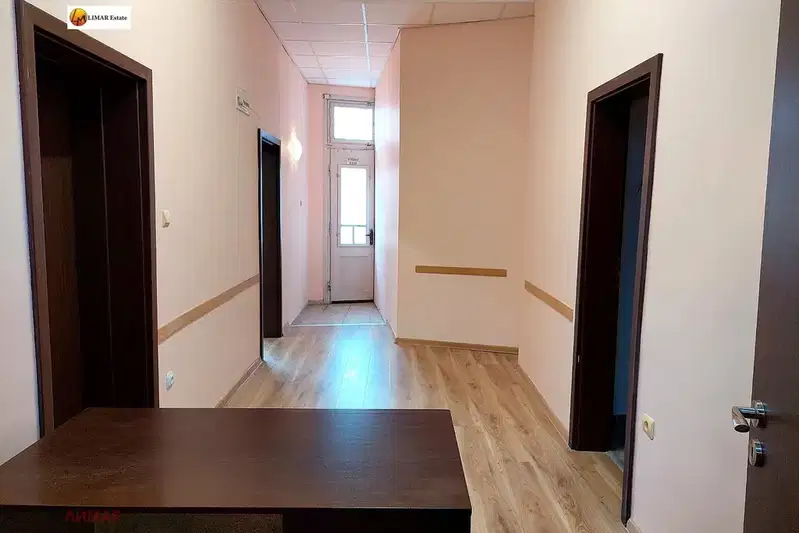 Office in Varna, Centyr
