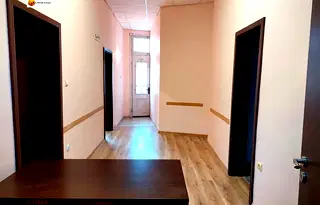 Офис във Варна, Център