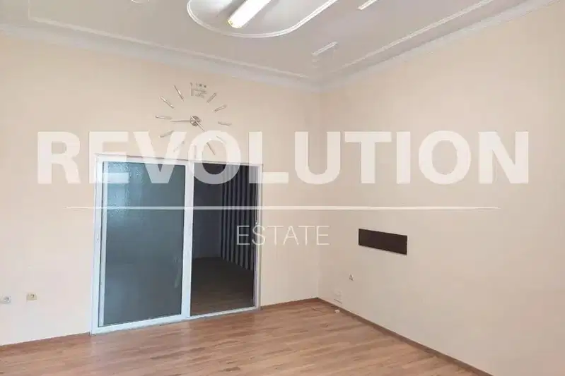 Office in Varna, Centyr