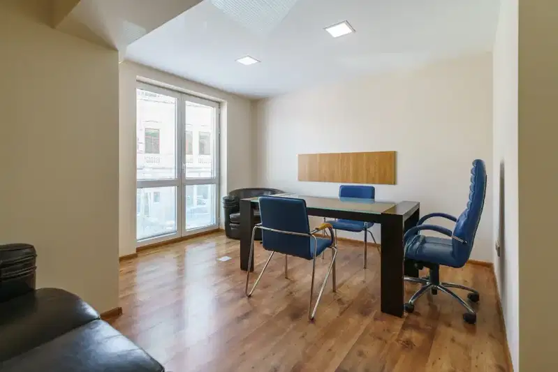Office in Ruse, Centyr