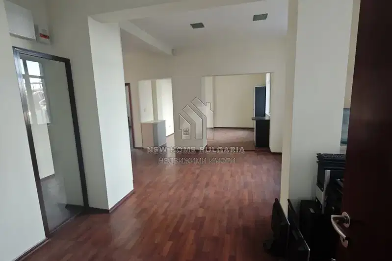 Office in Sofiya, Centyr