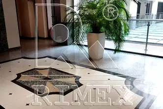 Офис в Пловдив, Център