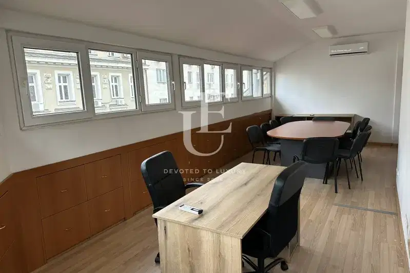 Office in Sofiya, Centyr