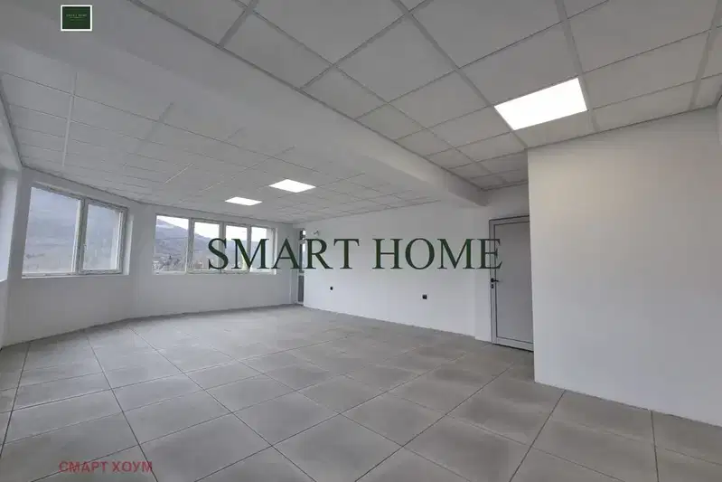 Office in Veliko Tyrnovo, Cholakovci