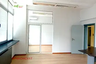 Офис в София, Гео Милев