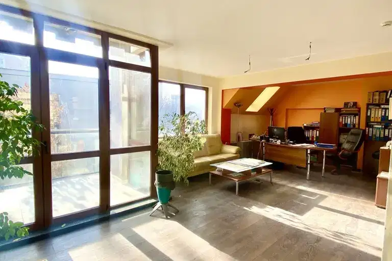 Office in Sofiya, Geo Milev