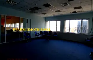Офис в София, Гео Милев