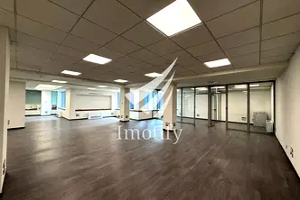 Офис в София, Хладилника