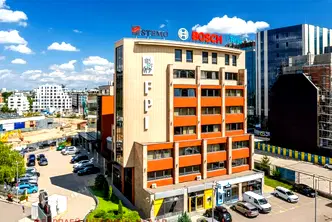 Офис в София, Хладилника